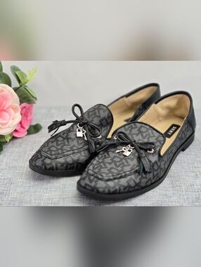 Textured DKNY Loafers Shoes Women Size 8M US Black Grey & Silver Hardware